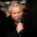 W Starachowicach odsłonięto tablicę poświęconą pamięci Jadwigi Kaczyńskiej. W uroczystości uczestniczył Jarosław Kaczyński. / Wojciech Habdas / Radio Kielce