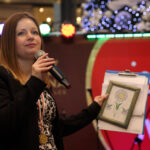 XXII finał WOŚP. W Galerii Korona odbywały się licytacje, z których dochód przeznaczony jest na Wielką Orkiestrę Świątecznej Pomocy / Kamil Król / Radio Kielce