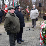 69 rocznica wkroczenia wojsk radzieckich do Kielc. Przed pomnikiem na Cmentarzu Żołnierzy Radzieckich przedstawiciele władz i delegacje kombatantów złożyły kwiaty. / Kamil Król / Radio Kielce