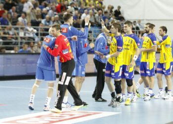 3. kolejka Ligi Mistrzów piłkarzy ręcznych: mecz Orlen Wisła Płock - Vive Targi Kielce / Kamil Król / Radio Kielce