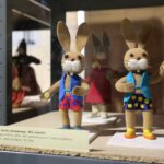 Miś uszatek i jego przyjaciele w kieleckim Muzeum Zabawek i Zabawy / Piotr Michalski / Radio Kielce
