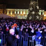 Sylwester Pod Gwiazdami na kieleckim Rynku - tysiące kielczan przed sceną / Stanisław Blinstrub / Radio Kielce