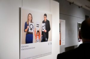Prezentacja kalendarza na rok 2014, wydanego w ramach kampanii społecznej "Inni - nie gorsi". / Stanisław Blinstrub / Radio Kielce