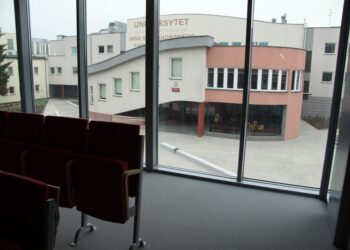 Uroczyste otwarcie Centrum Przedsiębiorczości i Biznesu UJK / Piotr Michalski / Radio Kielce