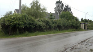Budynek po dawnej szkole podstawowej w Komórkach w gminie Daleszyce, przystosowywany do potrzeb osób bezdomnych i najuboższych. Ośrodek prowadzi Stowarzyszenie MONAR. / arch. prywatne
