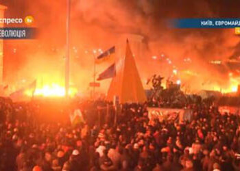 Zapowiada się gorąca noc w Kijowie. Wieczorem siły specjalne milicji rozpoczęły szturm na pozycje demonstrantów na Majdanie. / www.radiosvoboda.org