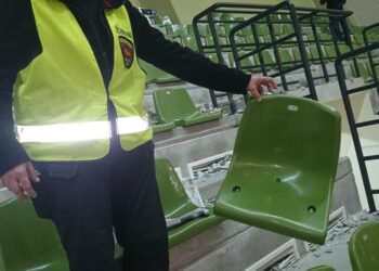 Zniszczone siedziska po meczu Vive Targi Kielce Orlen Wisła Płock / Kamil Król / Radio Kielce