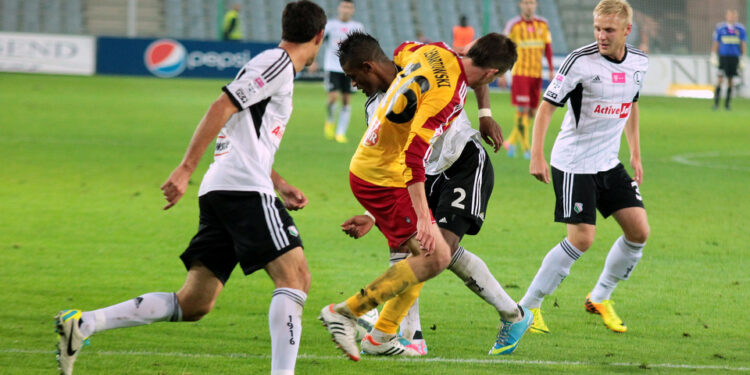 Fragment meczu Korona Kielce - Legia Warszawa / Krzysztof Żołądek / Radio Kielce