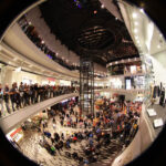 Prezentacja piłkarzy Korony Kielce w Galerii Korona. Licznie zebrana publiczność. / Wojciech Habdas / Radio Kielce