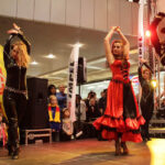 Prezentacja piłkarzy Korony Kielce w Galerii Korona. Kibice przed prezentacją podziwiać mogli pokazy taneczne w hiszpańskich klimatach. / Wojciech Habdas / Radio Kielce