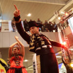 Prezentacja piłkarzy Korony Kielce w Galerii Korona. Kibice przed prezentacją podziwiać mogli pokazy taneczne w hiszpańskich klimatach. / Wojciech Habdas / Radio Kielce