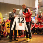 Prezentacja piłkarzy Korony Kielce w Galerii Korona. Nowi zawodnicy Korony. / Wojciech Habdas / Radio Kielce