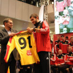 Prezentacja piłkarzy Korony Kielce w Galerii Korona. Nowi zawodnicy Korony. / Wojciech Habdas / Radio Kielce