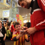 Prezentacja piłkarzy Korony Kielce w Galerii Korona. Po prezentacji kibice spotkali się ze swoimi idolami. / Wojciech Habdas / Radio Kielce