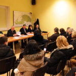 Mieszkańcy osiedla "Na Stoku” w Kielcach wyjaśniali z zarządem spółdzielni nieprawidłowości, związane z budową bloku przy ulicy Sikorskiego. / Wojciech Habdas / Radio Kielce