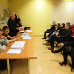 Mieszkańcy osiedla "Na Stoku” w Kielcach wyjaśniali z zarządem spółdzielni nieprawidłowości, związane z budową bloku przy ulicy Sikorskiego. / Wojciech Habdas / Radio Kielce