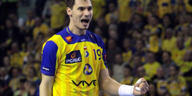 Vive Targi Kielce pokonało we własnej hali Orlen Wisłę Płock 38:30 w ostatnim meczu fazy grupowej Ligi Mistrzów. / Karol Wójcik / www.swietokrzyskie.org.pl