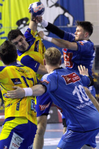 Vive Targi Kielce pokonało we własnej hali Orlen Wisłę Płock 38:30 w ostatnim meczu fazy grupowej Ligi Mistrzów. / Karol Wójcik / www.swietokrzyskie.org.pl