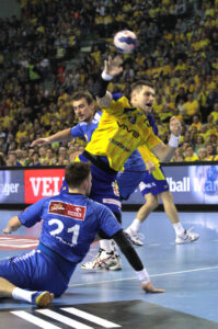 Vive Targi Kielce pokonało we własnej hali Orlen Wisłę Płock 38:30 w ostatnim meczu fazy grupowej Ligi Mistrzów. / Karol Wójcik / www.swietokrzyskie.org.pl