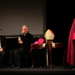 "Sprawa biskupa Kaczmarka. Anatomia śledztwa" - premiera słuchowiska w Teatrze Żeromskiego. ks. prof. Jan Śledzianowski, autor monografii poświęconej biskupowi Czesławowi Kaczmarkowi. / Wojciech Habdas / Radio Kielce