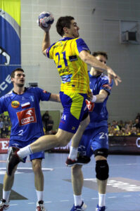 Vive Targi Kielce pokonało we własnej hali Orlen Wisłę Płock 38:30 w ostatnim meczu fazy grupowej Ligi Mistrzów. / Karol Wójcik / www.swietokrzyskie.org.pl