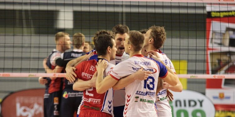 17. kolejka PlusLigi: Effector Kielce - ZAKSA Kędzierzyn-Koźle / Krzysztof Żołądek / Radio Kielce