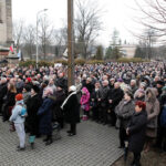 Suchedniów pożegnał księdza infułata Józefa Wójcika. / Wojciech Habdas / Radio Kielce