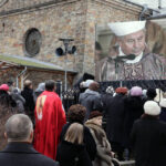 Suchedniów pożegnał księdza infułata Józefa Wójcika. / Wojciech Habdas / Radio Kielce