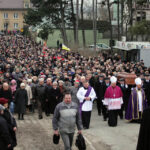 Suchedniów pożegnał księdza infułata Józefa Wójcika. / Wojciech Habdas / Radio Kielce