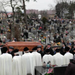 Suchedniów pożegnał księdza infułata Józefa Wójcika. / Wojciech Habdas / Radio Kielce