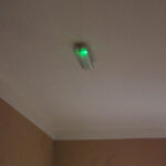 Budynek po dawnej szkole podstawowej w Komórkach w gminie Daleszyce, przystosowywany do potrzeb osób bezdomnych i najuboższych. Ośrodek prowadzi Stowarzyszenie MONAR. / Paweł Klepka / Radio Kielce