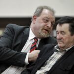 Komisje Rady Miasta Kielce o komunalizacji CHEMAR - przewodniczący Rady Tomasz Bogicki i radny Jan Gierada / Stanisław Blinstrub / Radio Kielce