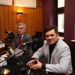 Studio Polityczne Radia Kielce, od lewej: poseł PiS Andrzej Bętkowski oraz eurodeputowany Solidarnej Polski Jacek Włosowicz / Kamil Król / Radio Kielce