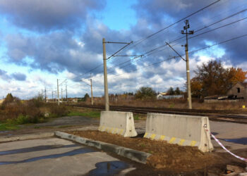 Jeszcze w tym roku mają być przywrócone przejścia przez tory kolejowe przy ulicach Sandomierskiej oraz Mostowej w Ostrowcu. / Teresa Czajkowska / Radio Kielce