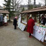 Kiermasz zdrowej żywności w Dworku Laszczyków w Kiecach. / Piotr Michalski / Radio Kielce