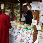 Kiermasz zdrowej żywności w Dworku Laszczyków w Kiecach. / Piotr Michalski / Radio Kielce