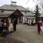 Kiermasz zdrowej żywności w Dworku Laszczyków w Kiecach. / Piotr Michalski / Radio Kielce