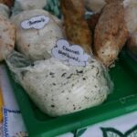 Kiermasz zdrowej żywności w Dworku Laszczyków w Kiecach. / Piotr Michalski / Radio Kielce