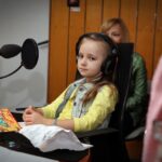 DDD o segregacji śmieci. Dzieci w Studiu, Strażnicy Miejscy i Katarzyna Kozak przekonywali do dbania o środowisko naturalne. / Stanisław Blinstrub / Radio Kielce