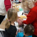 Domki dla ptaków w Centrum Designu / Renata Morąg / Radio Kielce