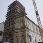 Prace przy budowie kamiennej części wieży na Świętym Krzyżu / Robert Szumielewicz / Radio Kielce