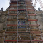 Prace przy budowie kamiennej części wieży na Świętym Krzyżu / Robert Szumielewicz / Radio Kielce