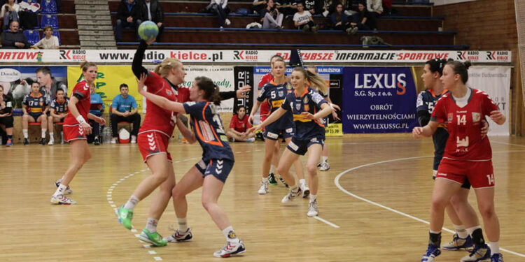Piłkarki ręczne Korony Handball zremisowały z Jutrzenką Płock 19:19 (11:9) / Wojciech Habdas / Radio Kielce