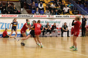 Piłkarki ręczne Korony Handball zremisowały z Jutrzenką Płock 19:19 (11:9) / Wojciech Habdas / Radio Kielce