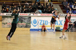 Piłkarki ręczne Korony Handball zremisowały z Jutrzenką Płock 19:19 (11:9) / Wojciech Habdas / Radio Kielce