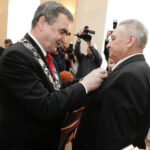 W Urzędzie Miasta wręczono medale za długoletnie pożycie małżeńskie. / Wojciech Habdas / Radio Kielce