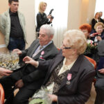 W Urzędzie Miasta wręczono medale za długoletnie pożycie małżeńskie. / Wojciech Habdas / Radio Kielce