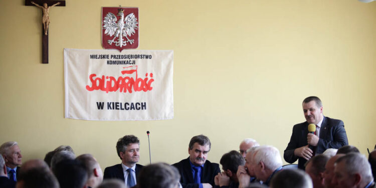 Bogdan Latosiński, po raz kolejny został wybrany przewodniczącym zakładowej „Solidarności” w Miejskim Przedsiębiorstwie Komunikacji w Kielcach. / Wojciech Habdas / Radio Kielce