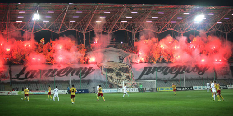 Fragment meczu Korona Kielce - Pogoń Szczecin / Wojciech Habdas / Radio Kielce