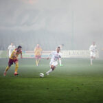 Kibice Korony odpalili race podczas meczu z Pogonią Szczecin. / Wojciech Habdas / Radio Kielce